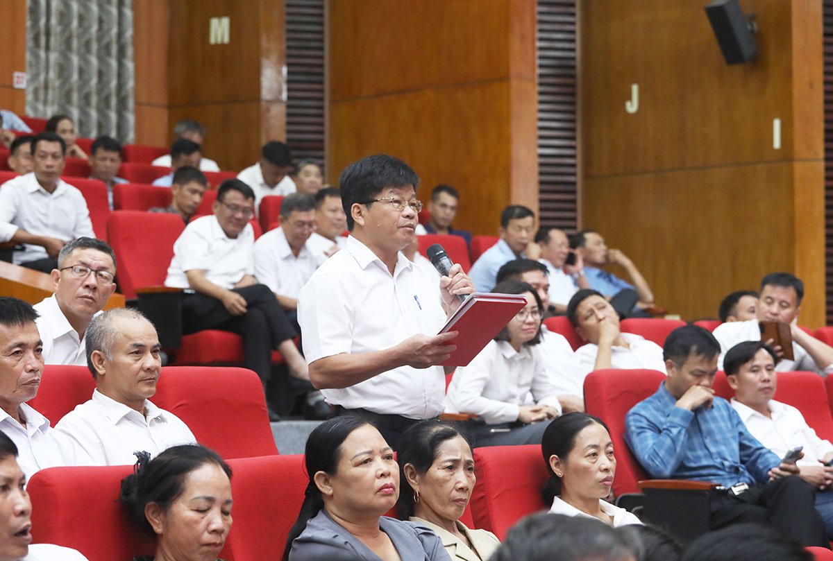 Chủ tịch Ủy ban MTTQ phường Mão Điền Nguyễn Huy Anh phát biểu ý kiến tại buổi đối thoại. Chủ tịch Ủy ban MTTQ phường Mão Điền Nguyễn Huy Anh phát biểu ý kiến tại buổi đối thoại.