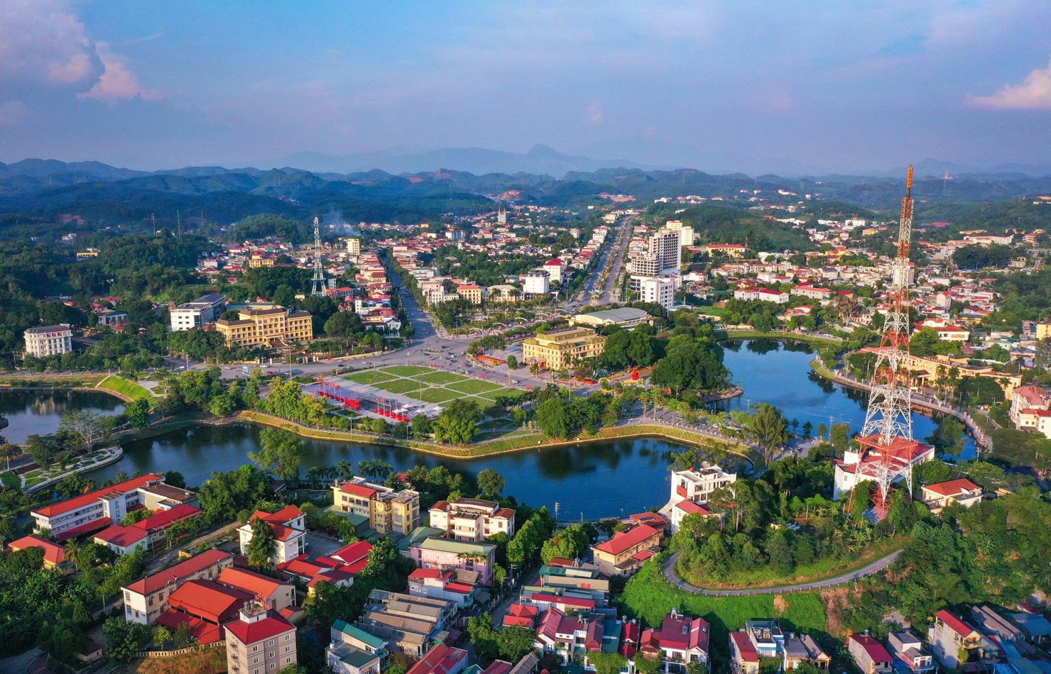 Lào Cai đặt mục tiêu xây dựng nền kinh tế số trên nền tảng khoa học, công nghệ, đổi mới sáng tạo và chuyển đổi số Lào Cai đặt mục tiêu xây dựng nền kinh tế số trên nền tảng khoa học, công nghệ, đổi mới sáng tạo và chuyển đổi số