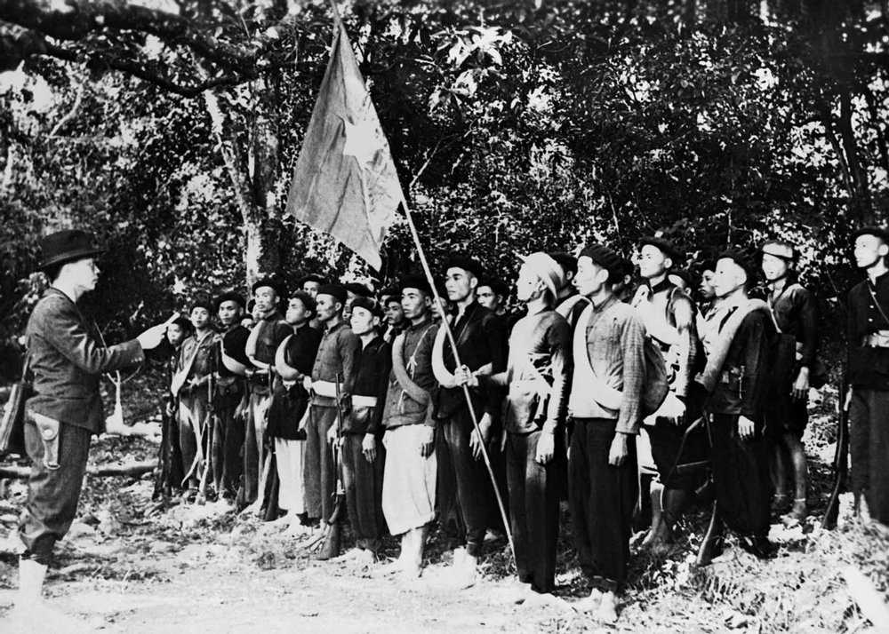 Ng&agrave;y 22/12/1944, &ETH;ội Việt Nam tuy&ecirc;n truyền giải ph&oacute;ng qu&acirc;n, tiền th&acirc;n của Qu&acirc;n đội nh&acirc;n d&acirc;n Việt Nam, được th&agrave;nh lập ở Cao Bằng do đồng ch&iacute; V&otilde; Nguy&ecirc;n Gi&aacute;p l&agrave;m chỉ huy, tạo ra một cục diện mới tr&ecirc;n mặt trận đấu tranh vũ trang c&aacute;ch mạng. (Ảnh: TTXVN)