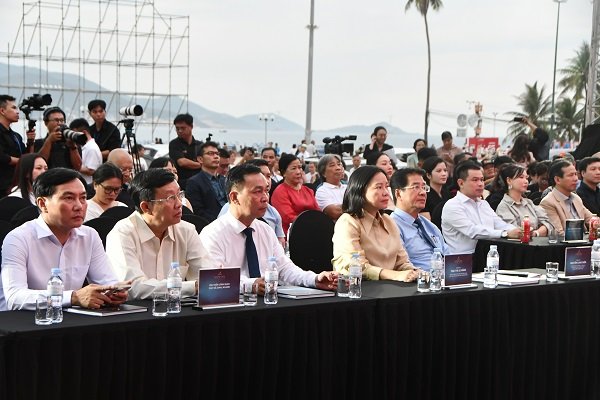 Đại biểu tới dự Đại biểu tới dự