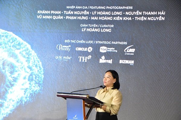 Bà Thái Thị Lệ Hằng- Tỉnh ủy viên, Giám đốc sở VHTTDL tuyên bố khai mạc triển lãm Bà Thái Thị Lệ Hằng- Tỉnh ủy viên, Giám đốc sở VHTTDL tuyên bố khai mạc triển lãm