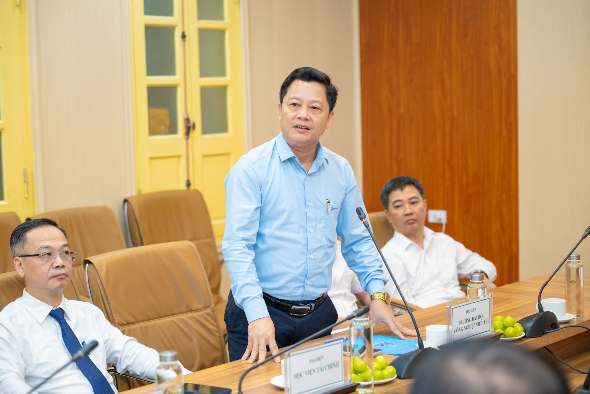 Đại diện trường Đại học C&ocirc;ng nghiệp Việt Tr&igrave; ph&aacute;t biểu