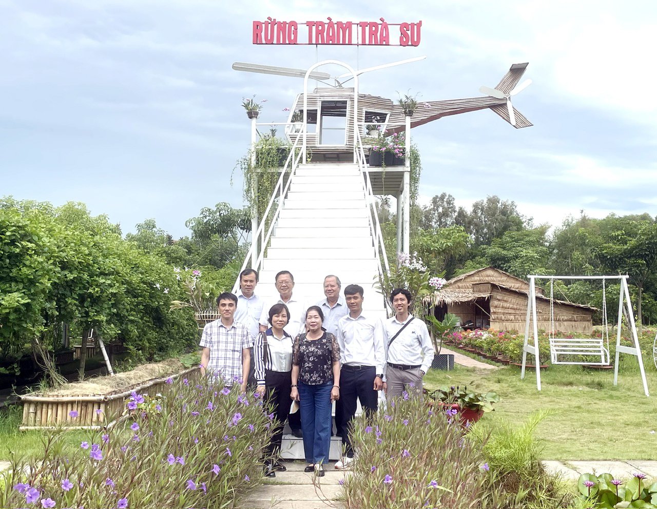 Đo&agrave;n Hiệp hội Du lịch ĐBSCL khảo s&aacute;t Khu du lịch sinh th&aacute;i Rừng tr&agrave;m Tr&agrave; Sư để t&aacute;i c&ocirc;ng nhận 