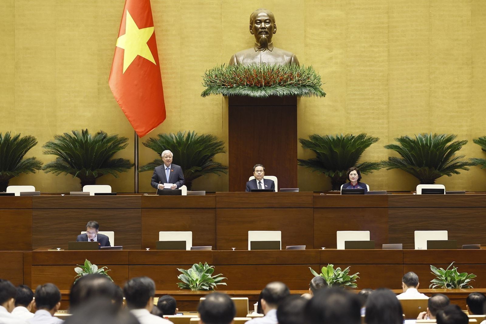 Sáng 19/8/2026, Phó Chủ tịch Thường trực Quốc hội Đỗ Văn Chiến điều hành phiên họp. Ảnh: Doãn Tấn/TTXVN Sáng 19/8/2026, Phó Chủ tịch Thường trực Quốc hội Đỗ Văn Chiến điều hành phiên họp. Ảnh: Doãn Tấn/TTXVN