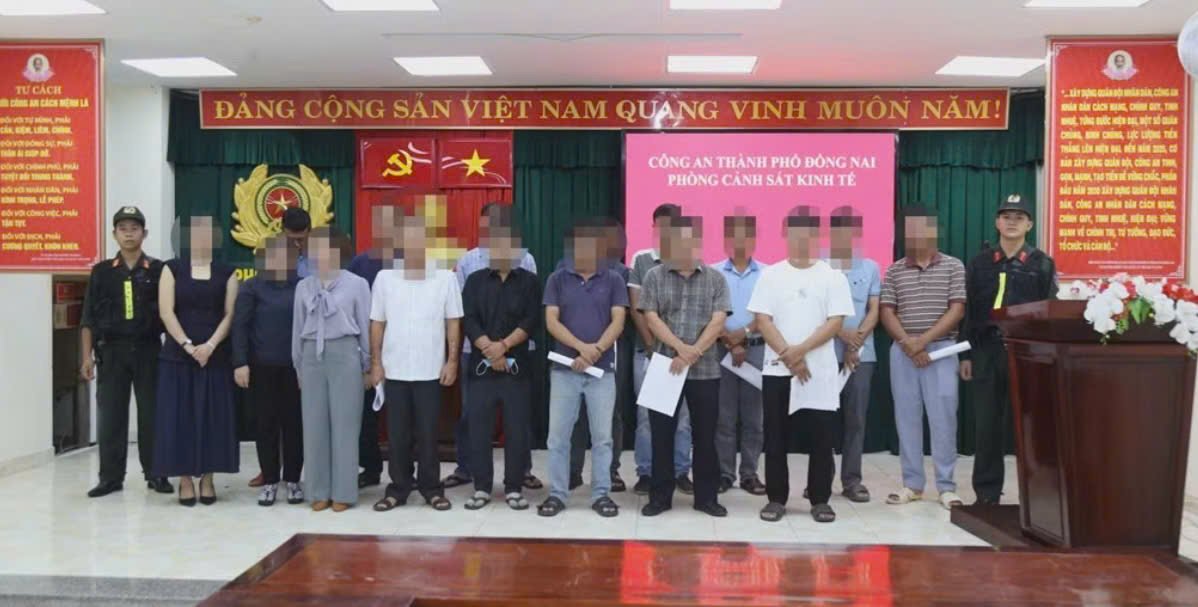 Th&aacute;ng 6/2026, C&ocirc;ng an TP Đồng Nai khởi tố nhiều bị can li&ecirc;n quan đường d&acirc;y mua b&aacute;n tr&aacute;i ph&eacute;p h&oacute;a đơn. (Ảnh: CACC)
