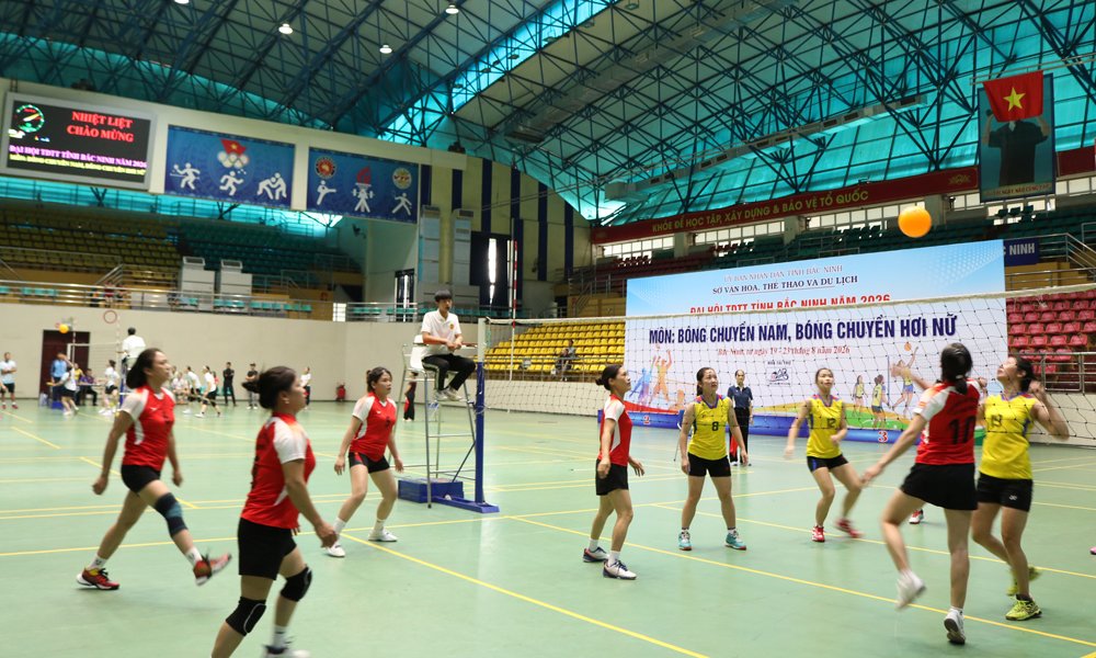 Các đội bóng chuyền hơi nữ tham gia thi đấu. Các đội bóng chuyền hơi nữ tham gia thi đấu.