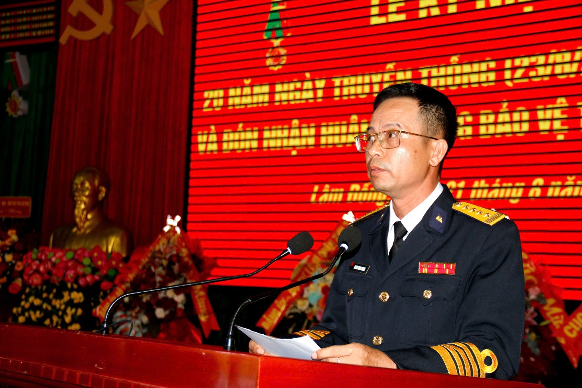 Đại tá Hoàng Minh Nghĩa, Chính ủy Lữ đoàn 681, phát biểu tại lễ kỷ niệm 20 năm Ngày thành lập Lữ đoàn 681. Đại tá Hoàng Minh Nghĩa, Chính ủy Lữ đoàn 681, phát biểu tại lễ kỷ niệm 20 năm Ngày thành lập Lữ đoàn 681.