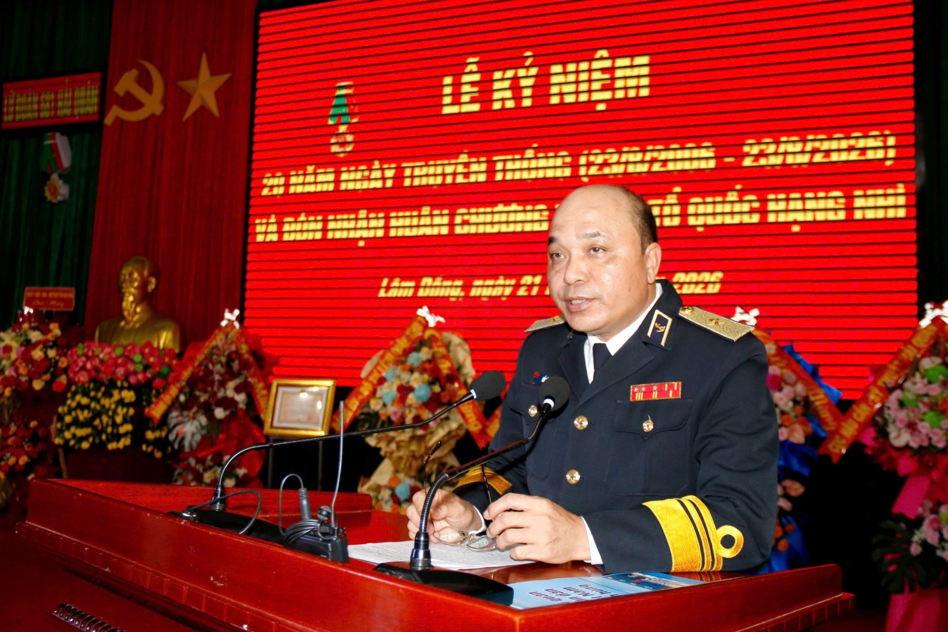 Chuẩn Đô đốc Đỗ Văn Yên, Phó Chính ủy Quân chủng Hải quân, phát biểu chỉ đạo tại lễ kỷ niệm 20 năm Ngày thành lập Lữ đoàn 681. Chuẩn Đô đốc Đỗ Văn Yên, Phó Chính ủy Quân chủng Hải quân, phát biểu chỉ đạo tại lễ kỷ niệm 20 năm Ngày thành lập Lữ đoàn 681.