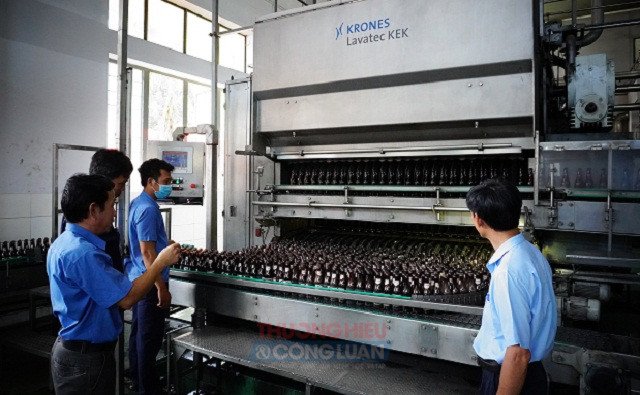 C&ocirc;ng ty CP Bia S&agrave;i G&ograve;n &ndash; Miền Trung &ndash; Chi nh&aacute;nh Quy Nhơn sẽ l&agrave; 1 trong những doanh nghiệp g&oacute;p phần để tỉnh Gia Lai ho&agrave;n th&agrave;nh mục ti&ecirc;u tăng trưởng 2 con số. Trong ảnh: Một g&oacute;c d&acirc;y chuyền sản xuất bia Quy Nhơn. Ảnh: VH