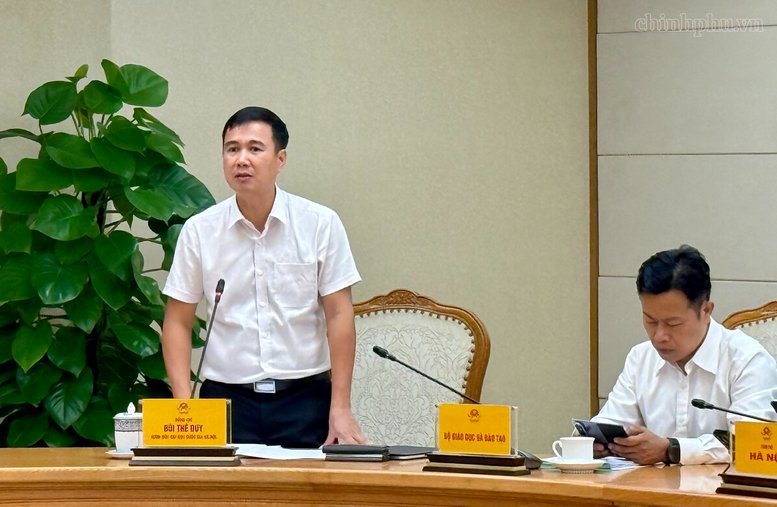 Giám đốc ĐHQGHN Bùi Thế Duy báo cáo - Ảnh: chinhphu.vn/Thu Sa Giám đốc ĐHQGHN Bùi Thế Duy báo cáo - Ảnh: chinhphu.vn/Thu Sa