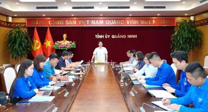 Ông Vũ Quyết Tiến, Phó Bí thư Tỉnh ủy, Chủ tịch Ủy ban MTTQ tỉnh Quảng Ninh, chủ trì cuộc họp Ông Vũ Quyết Tiến, Phó Bí thư Tỉnh ủy, Chủ tịch Ủy ban MTTQ tỉnh Quảng Ninh, chủ trì cuộc họp