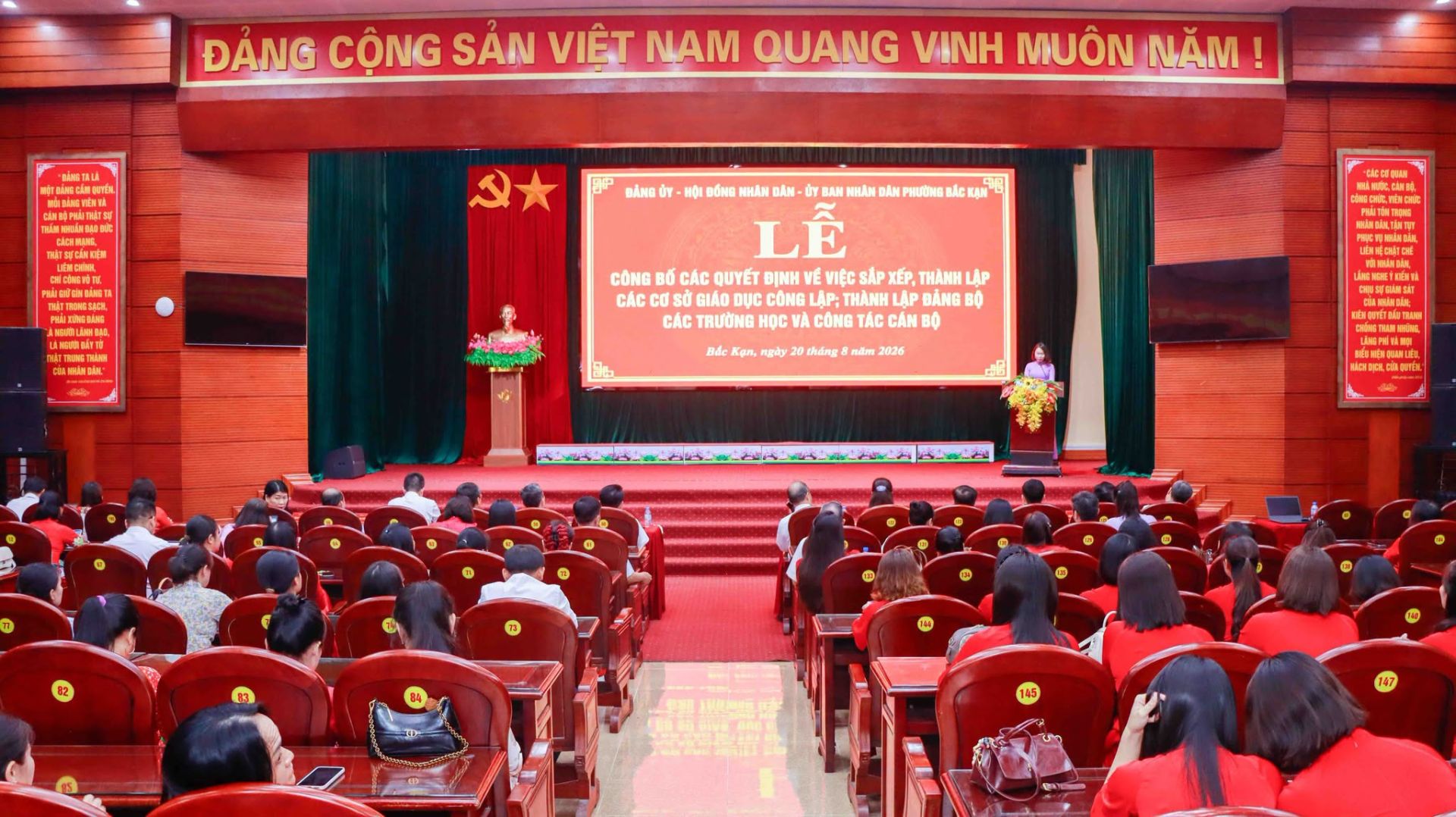 Phường Bắc Kạn tổ chức Lễ c&ocirc;ng bố c&aacute;c quyết định về việc sắp xếp, th&agrave;nh lập c&aacute;c cơ sở gi&aacute;o dục c&ocirc;ng lập (Ảnh: thainguyen.gov.vn)