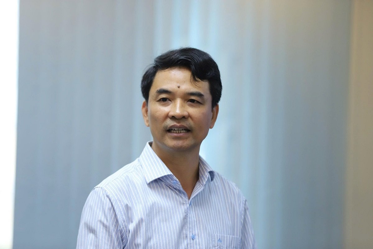 Phó Chủ tịch Liên minh Hợp tác xã Việt Nam Đinh Hồng Thái thông tin tại hội nghị Phó Chủ tịch Liên minh Hợp tác xã Việt Nam Đinh Hồng Thái thông tin tại hội nghị