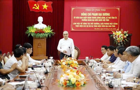 Đồng chí Bí thư Tỉnh ủy, Trưởng Đoàn ĐBQH tỉnh Phạm Đại Dương chủ trì buổi làm việc. Đồng chí Bí thư Tỉnh ủy, Trưởng Đoàn ĐBQH tỉnh Phạm Đại Dương chủ trì buổi làm việc.