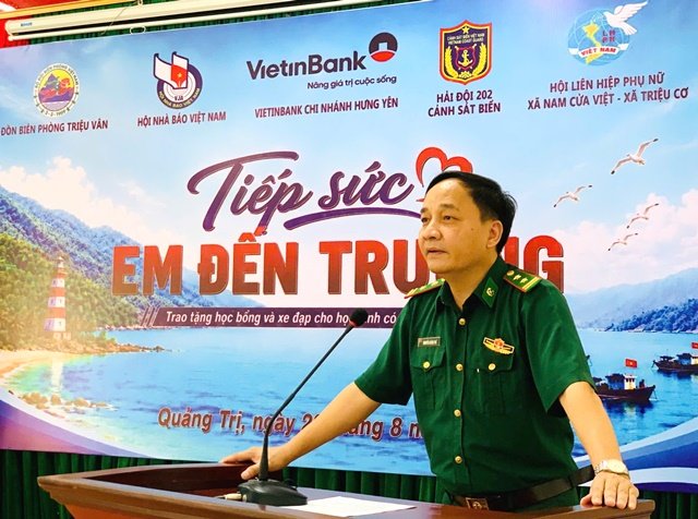 Đại diện chỉ huy Đồn Biên phòng Triệu Vân phát biểu. Đại diện chỉ huy Đồn Biên phòng Triệu Vân phát biểu.