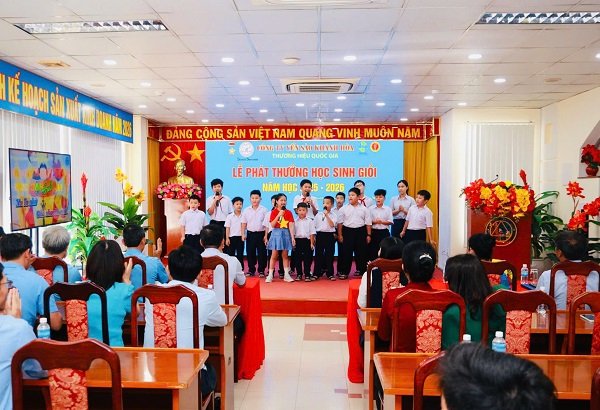 Văn nghệ