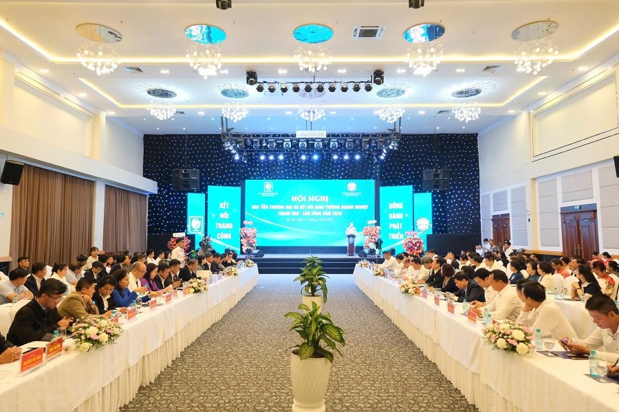 Hội nghị x&uacute;c tiến thương mại v&agrave; kết nối giao thương doanh nghiệp Thanh Ho&aacute; - L&acirc;m Đồng năm 2026, c&oacute; gần 200 doanh nghiệp 2 tỉnh Thanh Ho&aacute; - L&acirc;m Đồng tham dự. (Ảnh: Cổng TT L&acirc;m Đồng)