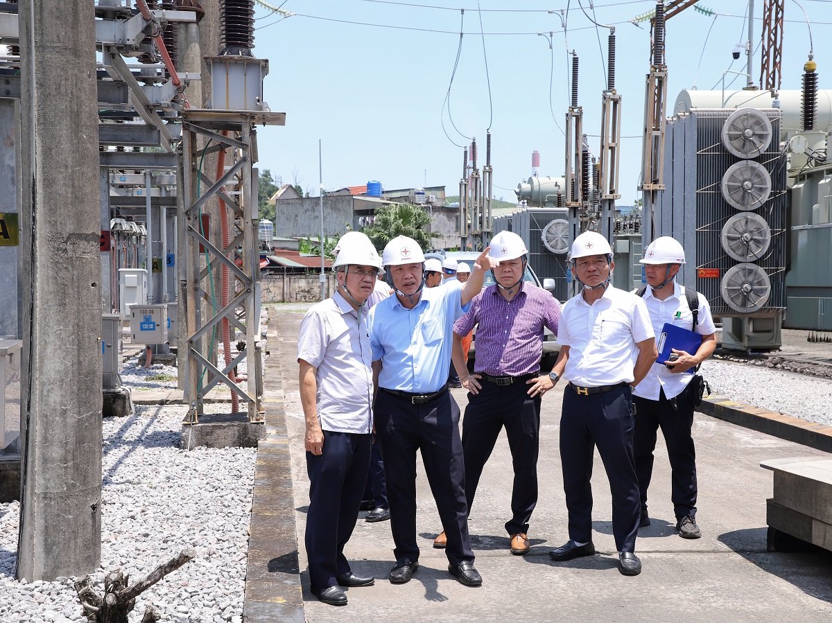 Đoàn công tác kiểm tra công tác PCTT &TKCN tại Trạm 110 kV Mông Dương Đoàn công tác kiểm tra công tác PCTT &TKCN tại Trạm 110 kV Mông Dương