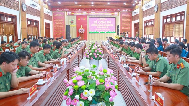 Toàn cảnh buổi lễ quyết định về tổ chức bộ máy, công tác cán bộ Trường Văn hóa Công an nhân dân VI. Toàn cảnh buổi lễ quyết định về tổ chức bộ máy, công tác cán bộ Trường Văn hóa Công an nhân dân VI.