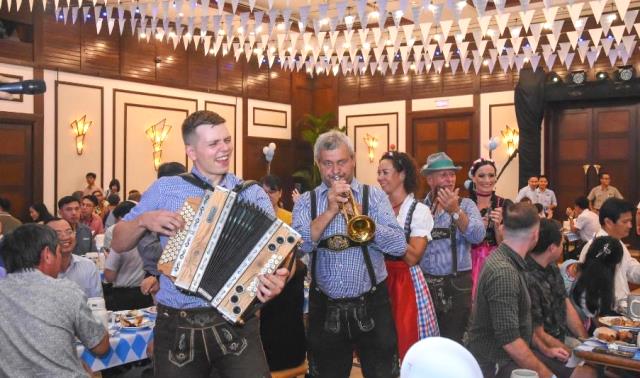 Lễ hội GBA Oktoberfest Vietnam 2026 có hơn 11.000 lượt khách tham dự. Lễ hội GBA Oktoberfest Vietnam 2026 có hơn 11.000 lượt khách tham dự.