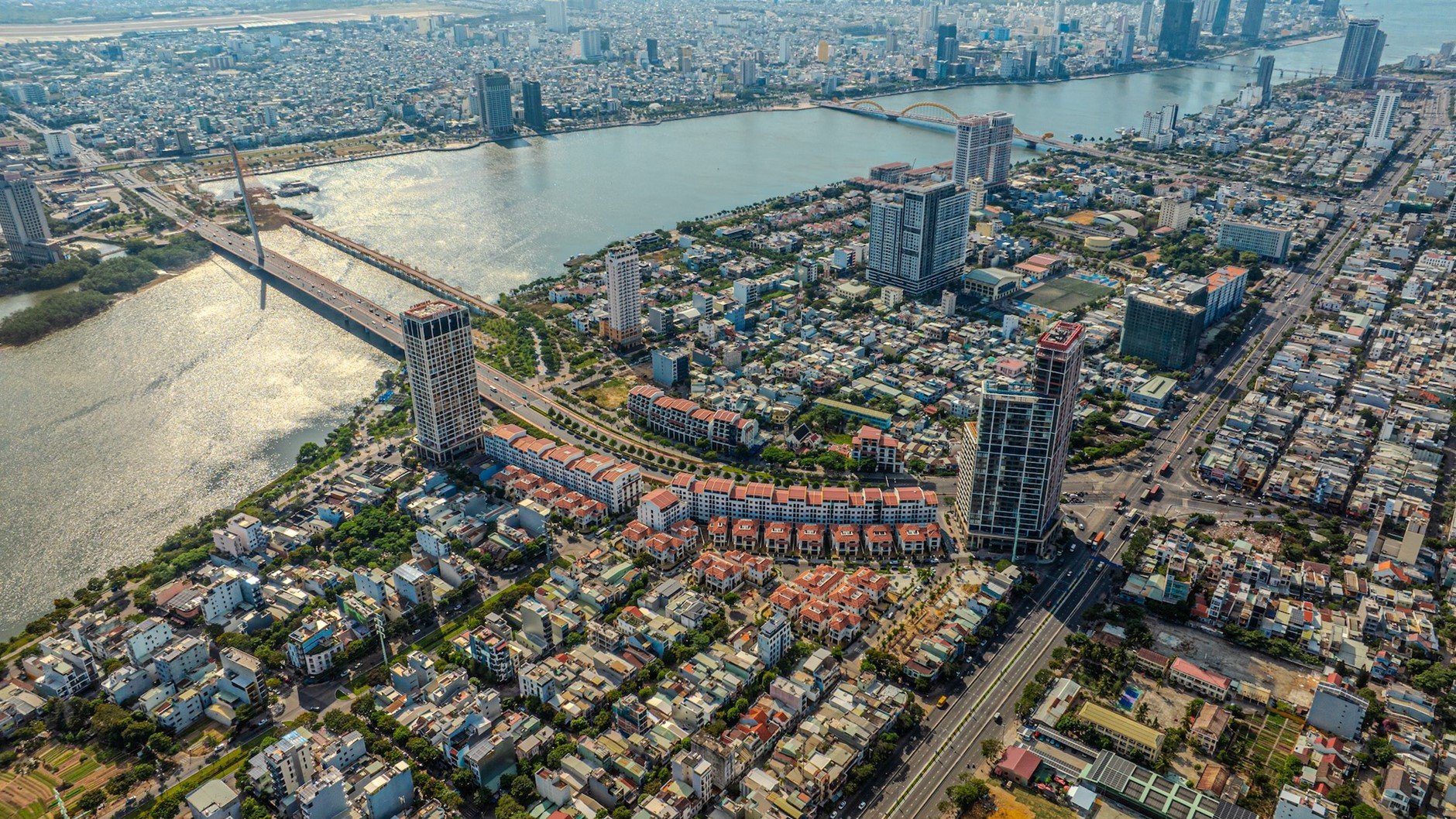 Căn hộ The Panoma ven sông Hàn ghi nhận mức giá thuê thực tế 18-42 triệu đồng/tháng. Ảnh: Sun Property Căn hộ The Panoma ven sông Hàn ghi nhận mức giá thuê thực tế 18-42 triệu đồng/tháng. Ảnh: Sun Property