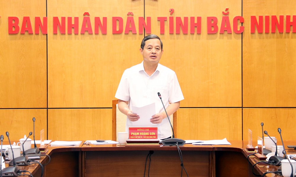 Chủ tịch UBND tỉnh Bắc Ninh Phạm Ho&agrave;ng Sơn ph&aacute;t biểu kết luận hội nghị.