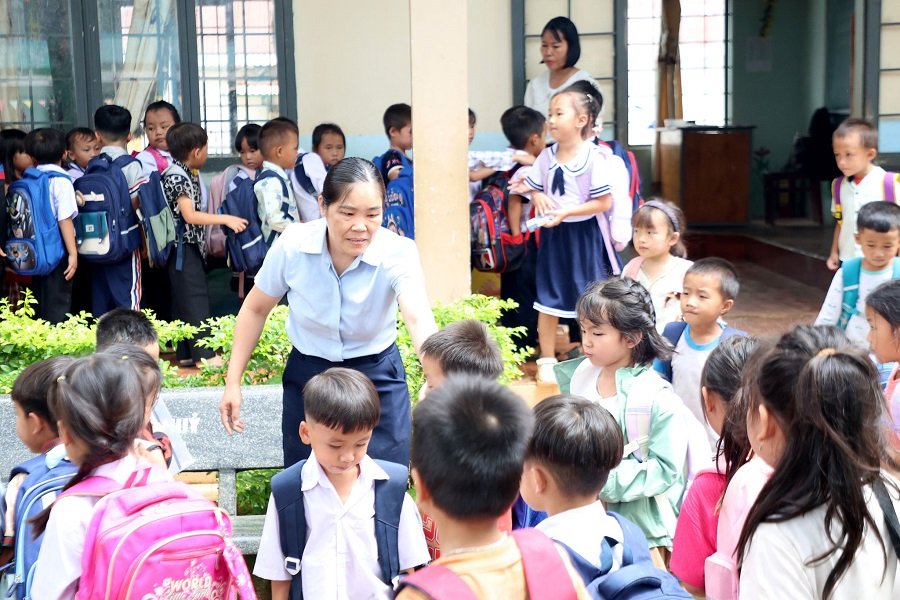 Việc tổ chức lại mạng lưới trường lớp không làm ảnh hưởng đến cơ hội học tập và chất lượng giáo dục. (Ảnh: P.H) Việc tổ chức lại mạng lưới trường lớp không làm ảnh hưởng đến cơ hội học tập và chất lượng giáo dục. (Ảnh: P.H)