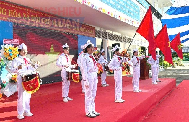 Lễ chào cờ năm học mới của trường THCS Đàm Quang Trung, phường Hải Vân, TP. Đà Nẵng. Lễ chào cờ năm học mới của trường THCS Đàm Quang Trung, phường Hải Vân, TP. Đà Nẵng.