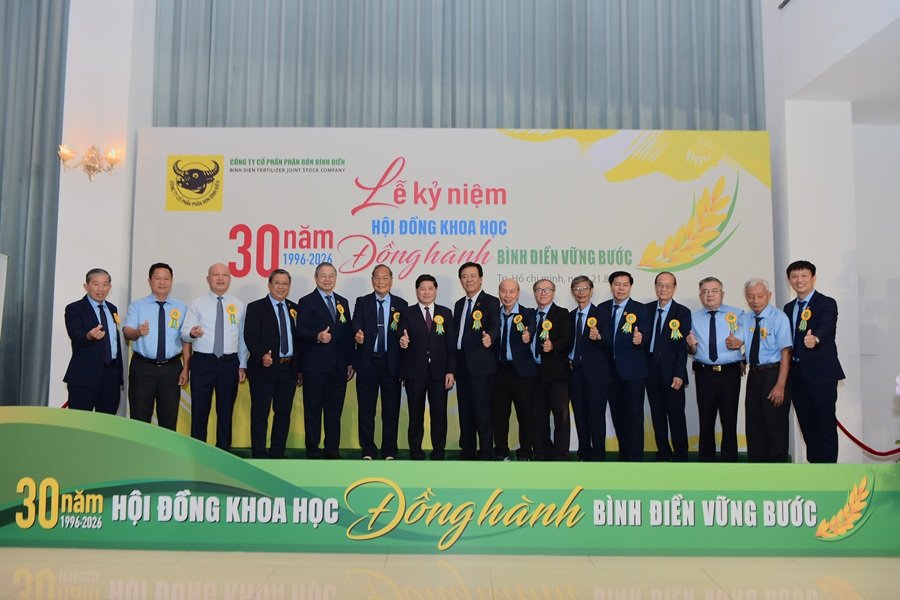 C&aacute;c th&agrave;nh vi&ecirc;n Hội đồng Khoa học của C&ocirc;ng ty CP Ph&acirc;n b&oacute;n B&igrave;nh Điền qua c&aacute;c thời kỳ