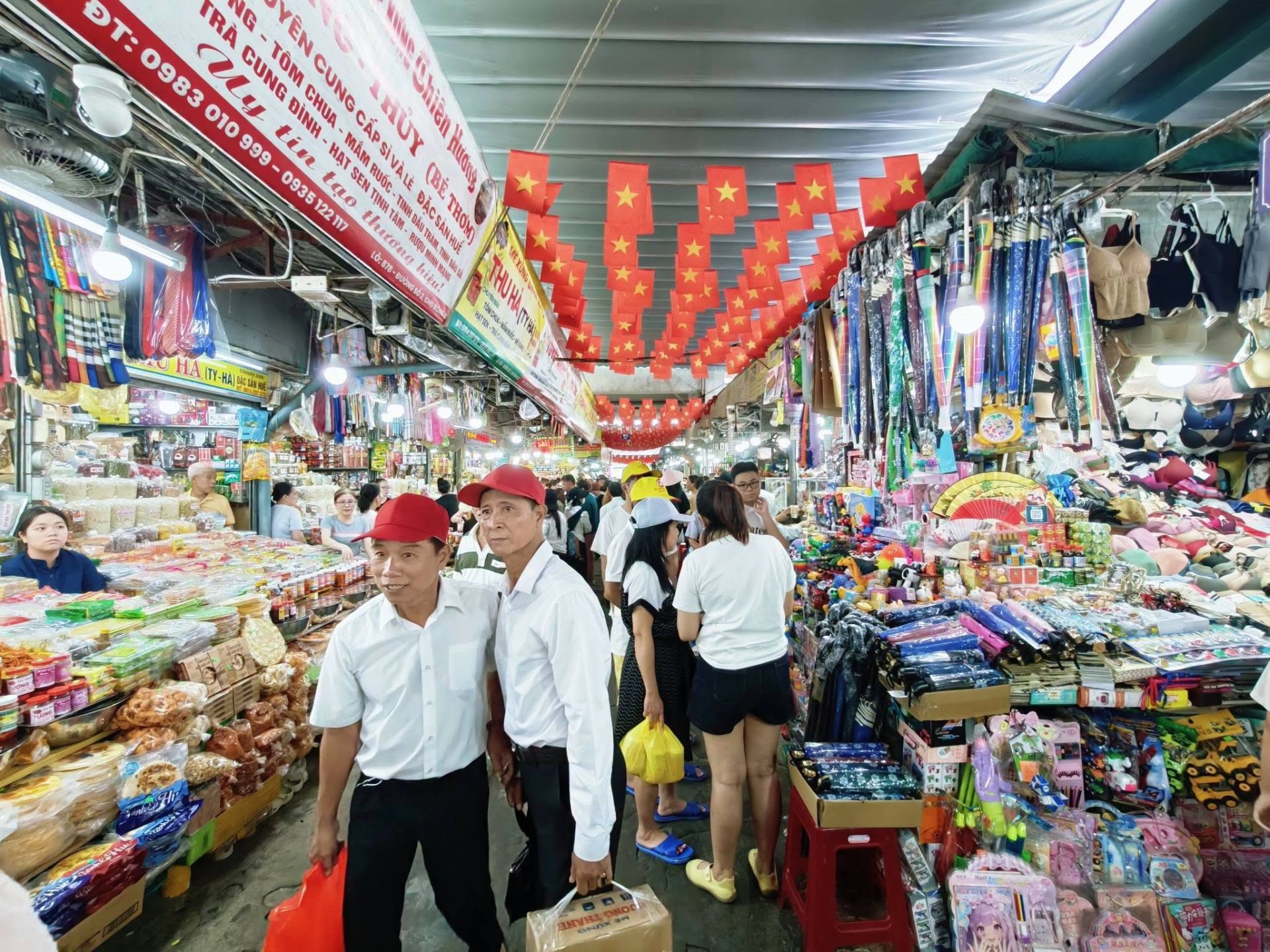 Chek in ngay tại chợ l&agrave; niềm vui của kh&aacute;ch tham quan