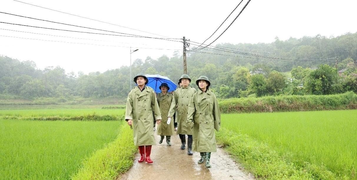 kiểm tra thực tế khu vực bị chia cắt do mưa bão tại xã Lộc Bình kiểm tra thực tế khu vực bị chia cắt do mưa bão tại xã Lộc Bình