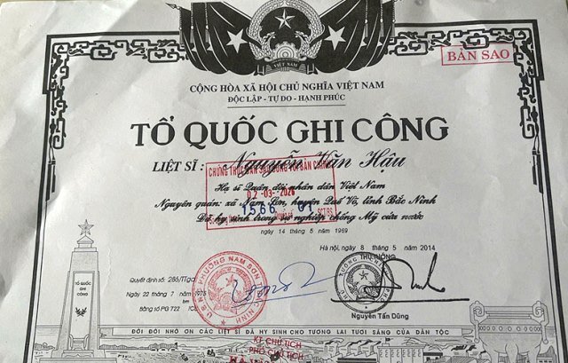 Bằng Tổ quốc ghi công liệt sĩ Nguyễn Văn Hậu. Ảnh: Quang Cường (Bộ CHQS TP Đà Nẵng). Bằng Tổ quốc ghi công liệt sĩ Nguyễn Văn Hậu. Ảnh: Quang Cường (Bộ CHQS TP Đà Nẵng).