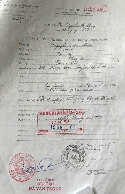 Giấy báo tử liệt sĩ Nguyễn Văn Hậu. Ảnh: Quang Cường (Bộ CHQS TP Đà Nẵng). Giấy báo tử liệt sĩ Nguyễn Văn Hậu. Ảnh: Quang Cường (Bộ CHQS TP Đà Nẵng).