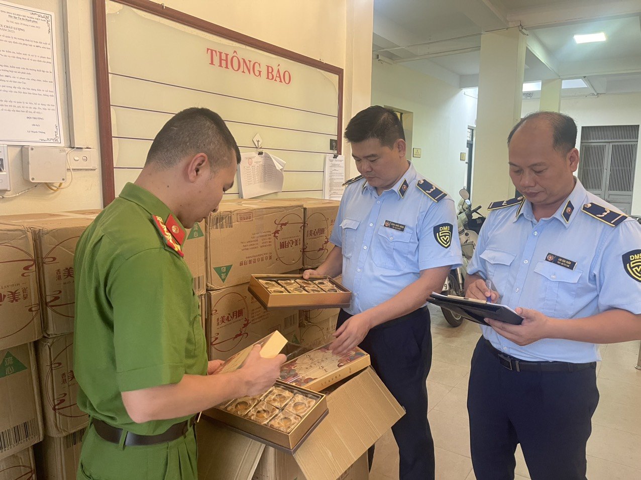 H&agrave; Nội tăng cường kiểm tra thị trường, siết an to&agrave;n thực phẩm dịp Tết Trung thu 2026