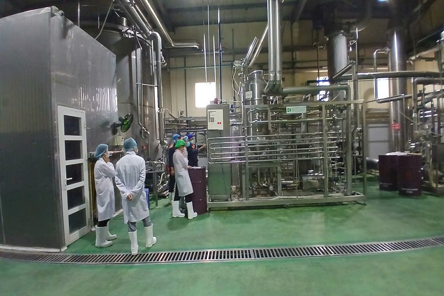 Chi cục Chất lượng, Chế biến v&agrave; Ph&aacute;t triển thị trường tỉnh L&acirc;m Đồng đ&atilde; tăng cường kiểm tra việc chấp h&agrave;nh c&aacute;c quy định về điều kiện bảo đảm an to&agrave;n thực phẩm đối với c&aacute;c cơ sở sản xuất. (Ảnh: P.H)