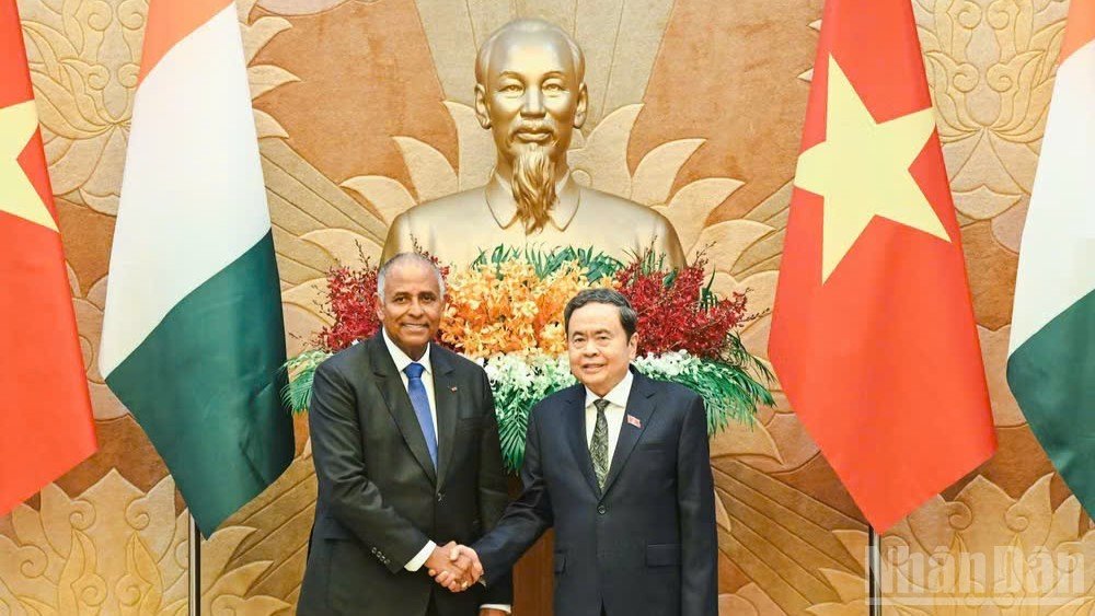 Chủ tịch Quốc hội Trần Thanh Mẫn cùng Chủ tịch Quốc hội nước Cộng hòa Bờ Biển Ngà Patrick Achi. (Ảnh: DUY LINH) Chủ tịch Quốc hội Trần Thanh Mẫn cùng Chủ tịch Quốc hội nước Cộng hòa Bờ Biển Ngà Patrick Achi. (Ảnh: DUY LINH)