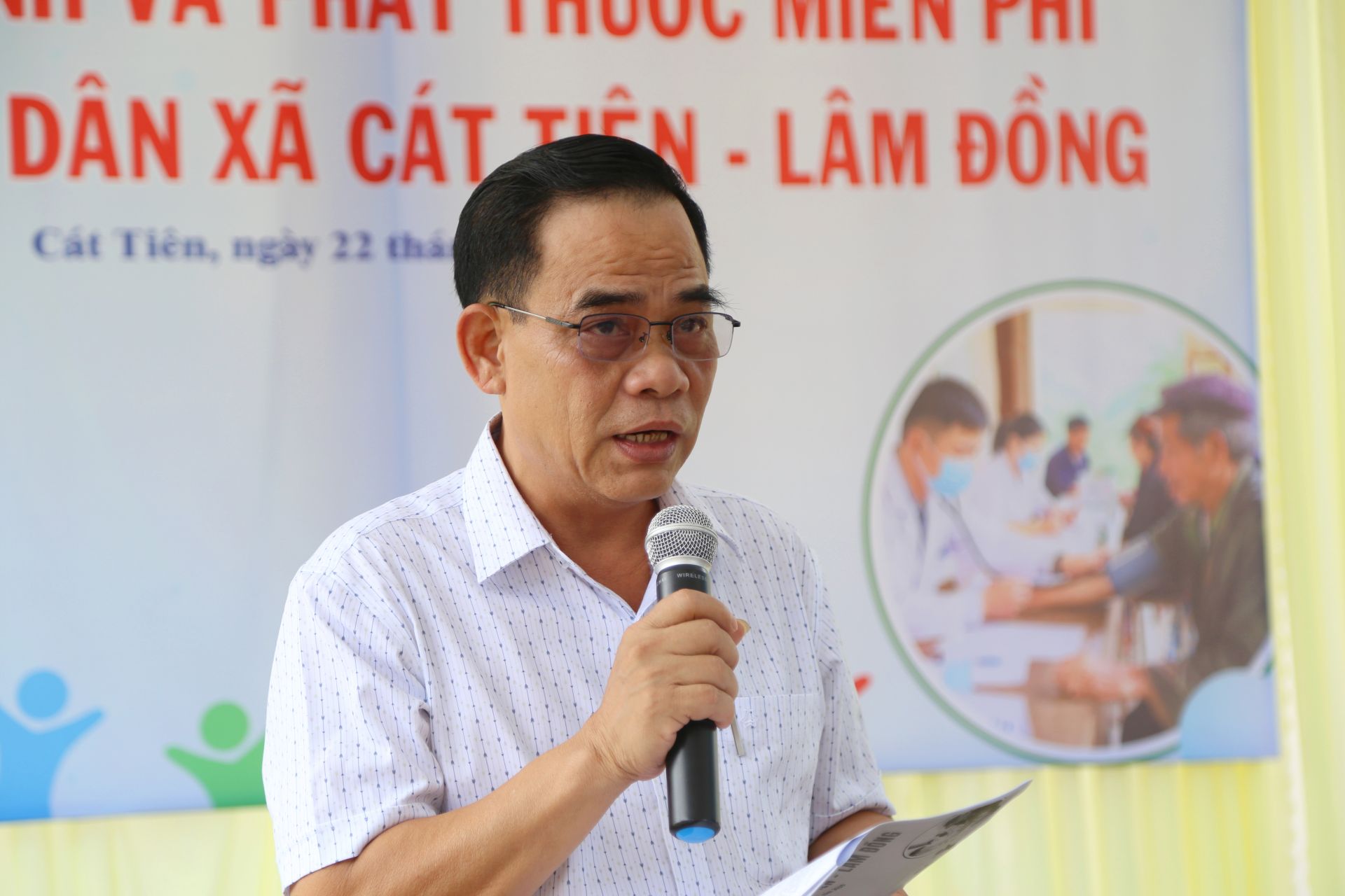 &Ocirc;ng Nguyễn Văn Tiến, Ph&oacute; Chủ tịch UBND x&atilde; C&aacute;t Ti&ecirc;n, ph&aacute;t biểu tại chương tr&igrave;nh.