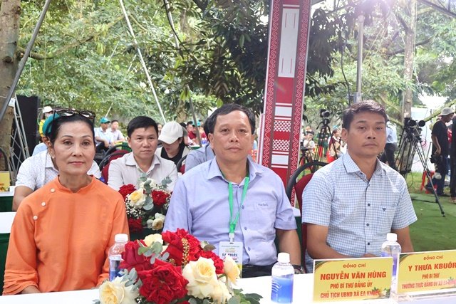 Buổi livestream thu h&uacute;t nhiều c&aacute;n bộ v&agrave; người d&acirc;n tham gia