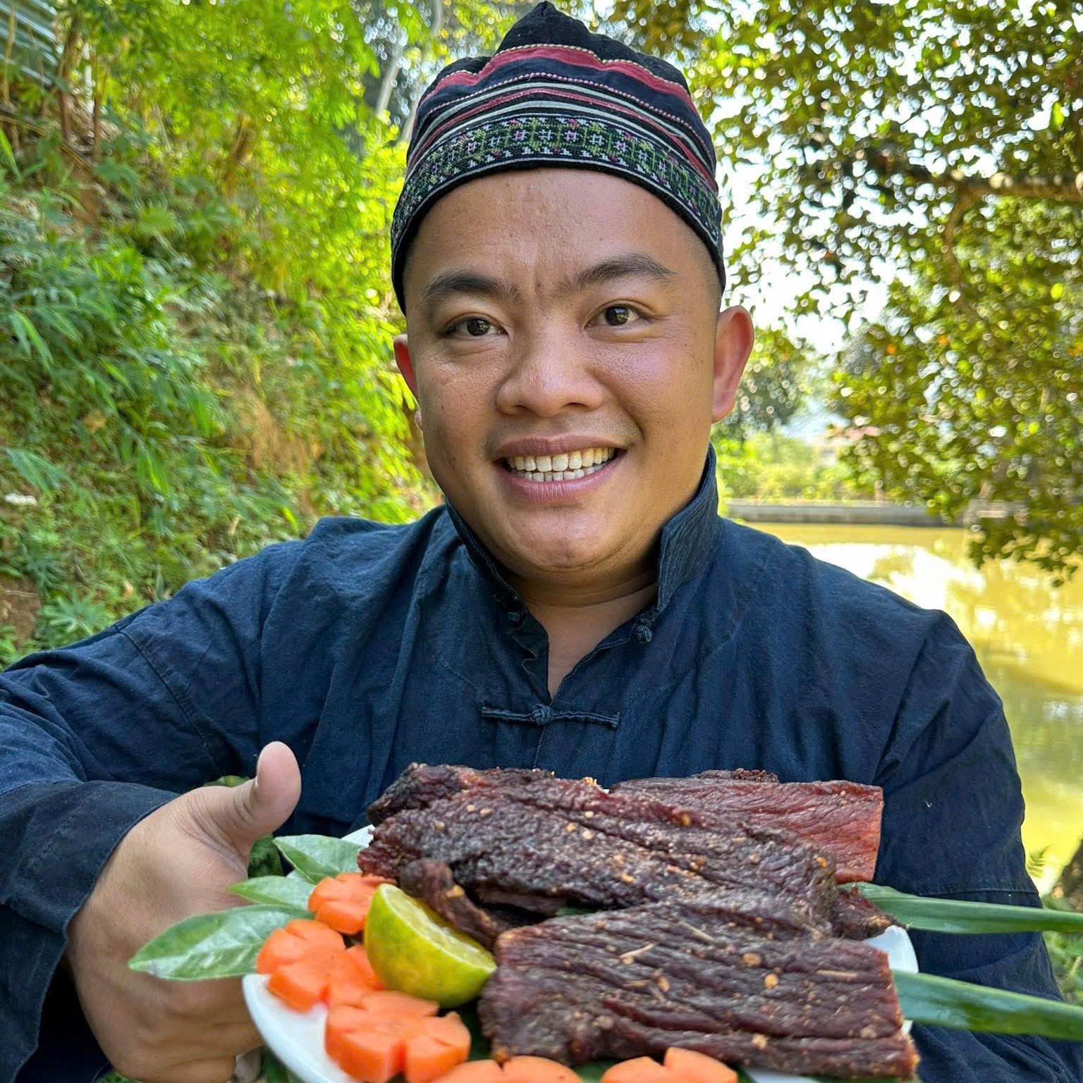 Vũ Hoàng Hải (Hải Sapa TV), người được biết đến với hoạt động sáng tạo nội dung về ẩm thực, đời sống và văn hóa vùng cao. Vũ Hoàng Hải (Hải Sapa TV), người được biết đến với hoạt động sáng tạo nội dung về ẩm thực, đời sống và văn hóa vùng cao.