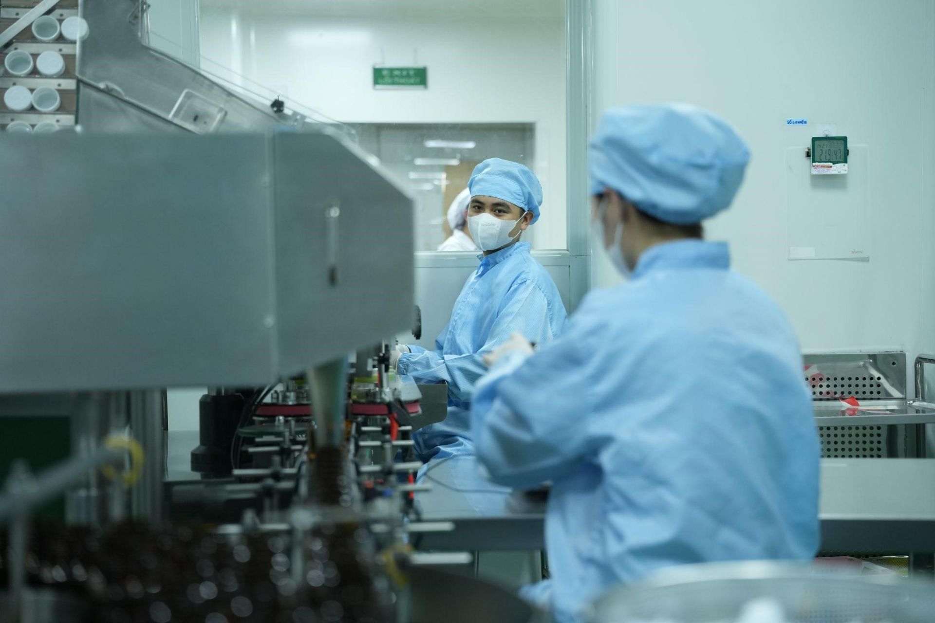 Hoạt động sản xuất tại Dược phẩm Th&aacute;i Minh. Việc ứng dụng khoa học cần được thể hiện xuy&ecirc;n suốt từ nghi&ecirc;n cứu, kiểm chứng đến sản xuất v&agrave; quản trị chất lượng.
