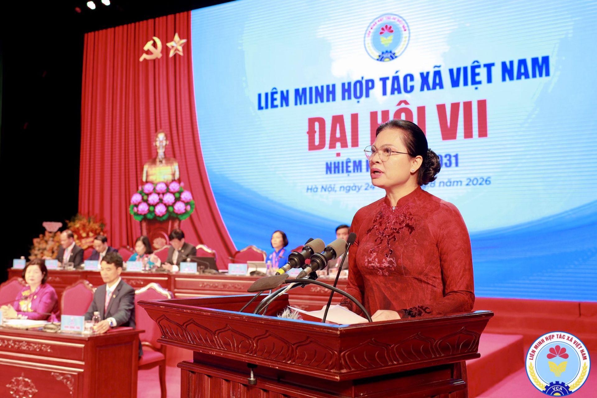 Bà đồng chí Hà Thị Nga - Ủy viên Ban Chấp hành Trung ương Đảng khóa XIV, Phó Chủ tịch - Tổng Thư ký Ủy ban Trung ương Mặt trận Tổ quốc Việt Nam phát biểu chỉ đạo tại Đại hội Bà đồng chí Hà Thị Nga - Ủy viên Ban Chấp hành Trung ương Đảng khóa XIV, Phó Chủ tịch - Tổng Thư ký Ủy ban Trung ương Mặt trận Tổ quốc Việt Nam phát biểu chỉ đạo tại Đại hội