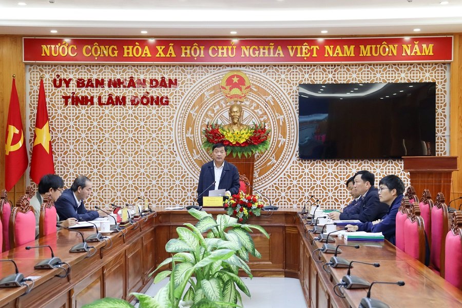 Đồng chí Lê Trọng Yên - Ủy Viên Ban Thường vụ Tỉnh ủy, Phó Chủ tịch Thường trực UBND tỉnh chủ trì cuộc họp với Đoàn công tác của Ngân hàng Phát triển Châu Á (ADB) về dự án Cải thiện môi trường đô thị các thành phố loại 2 - Hợp phần tỉnh Bình Thuận. (Ảnh: Cổng TT Lâm Đồng) Đồng chí Lê Trọng Yên - Ủy Viên Ban Thường vụ Tỉnh ủy, Phó Chủ tịch Thường trực UBND tỉnh chủ trì cuộc họp với Đoàn công tác của Ngân hàng Phát triển Châu Á (ADB) về dự án Cải thiện môi trường đô thị các thành phố loại 2 - Hợp phần tỉnh Bình Thuận. (Ảnh: Cổng TT Lâm Đồng)