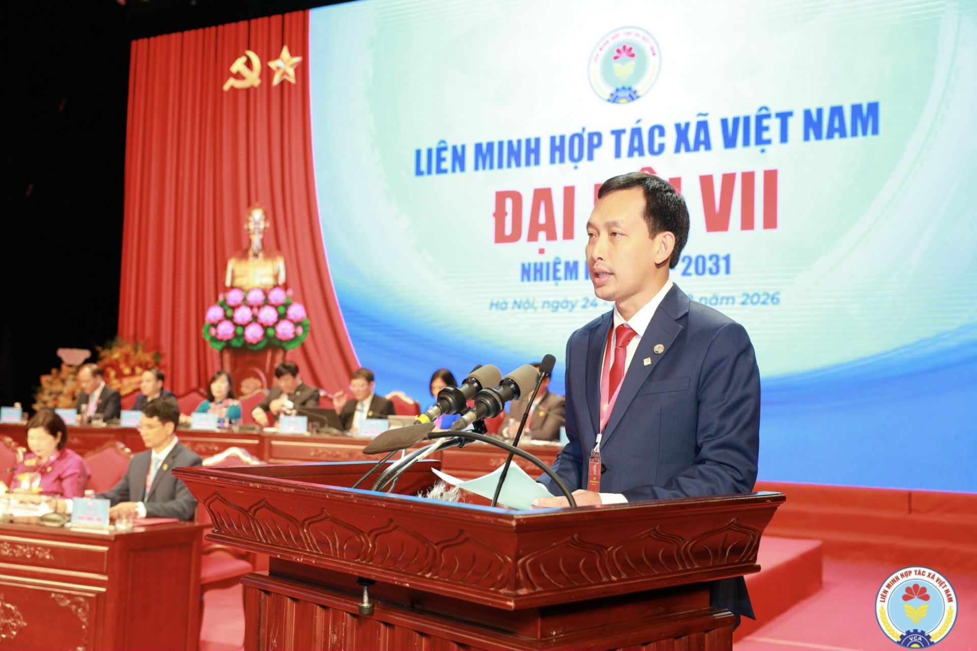 Chủ tịch Li&ecirc;n hiệp HTX Thương mại TP Hồ Ch&iacute; Minh (S&agrave;i g&ograve;n Coop) Vũ Anh Khoa ph&aacute;t biểu tham luận tại Đại hội.