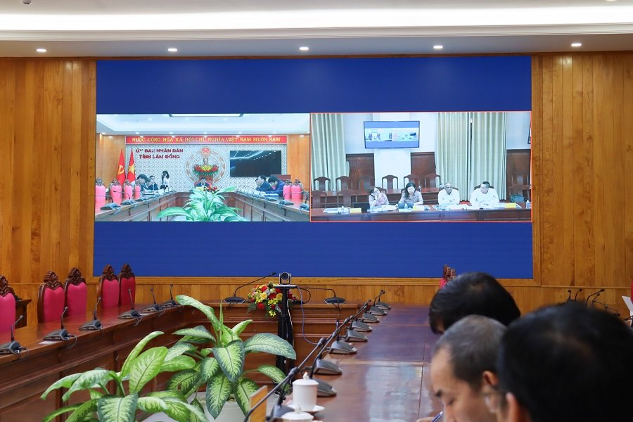 Cuộc họp được kết nối đến điểm cầu UBND tỉnh khu vực Đông Lâm Đồng Cuộc họp được kết nối đến điểm cầu UBND tỉnh khu vực Đông Lâm Đồng