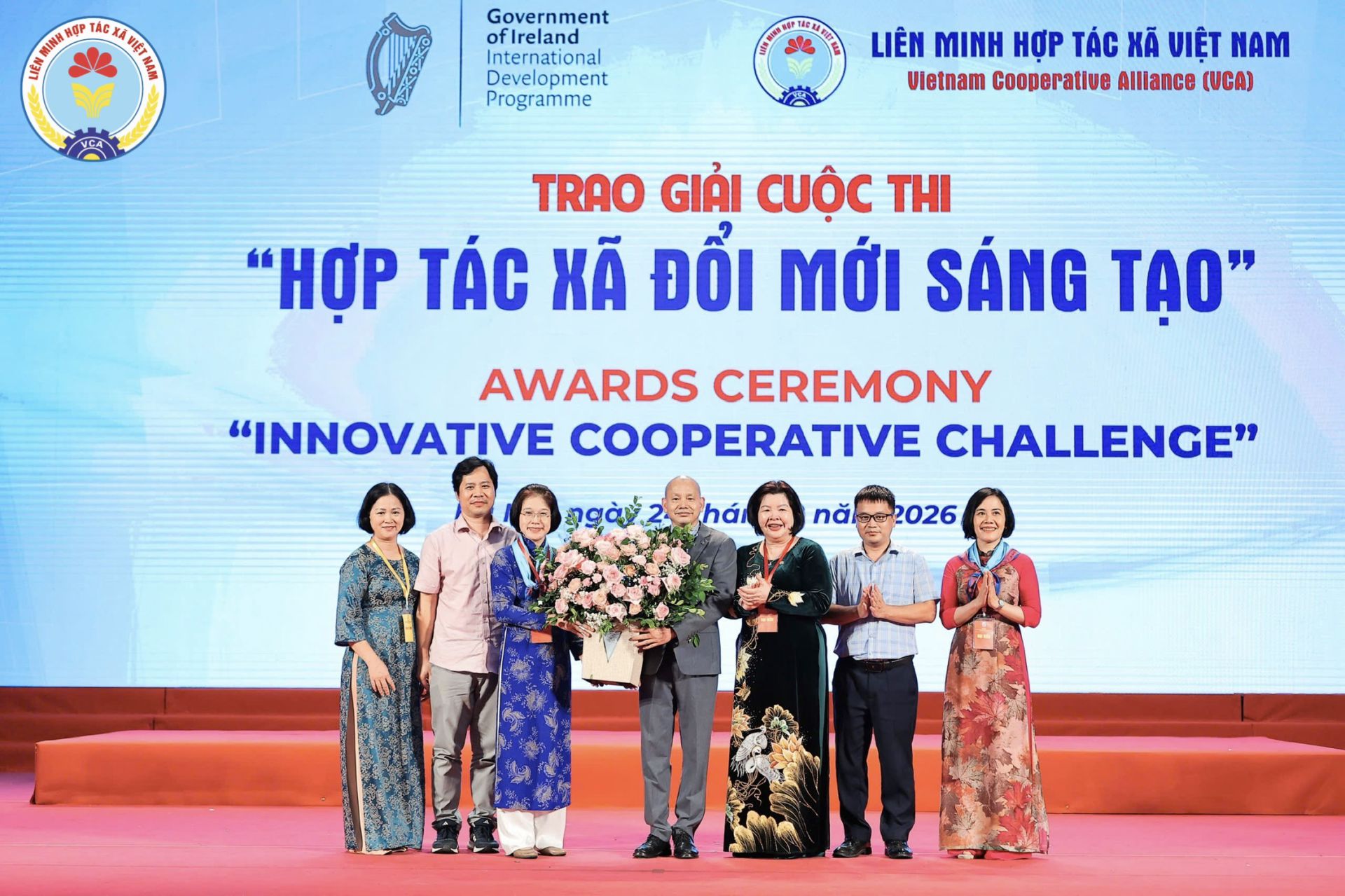 H&igrave;nh ảnh tại buổi lễ