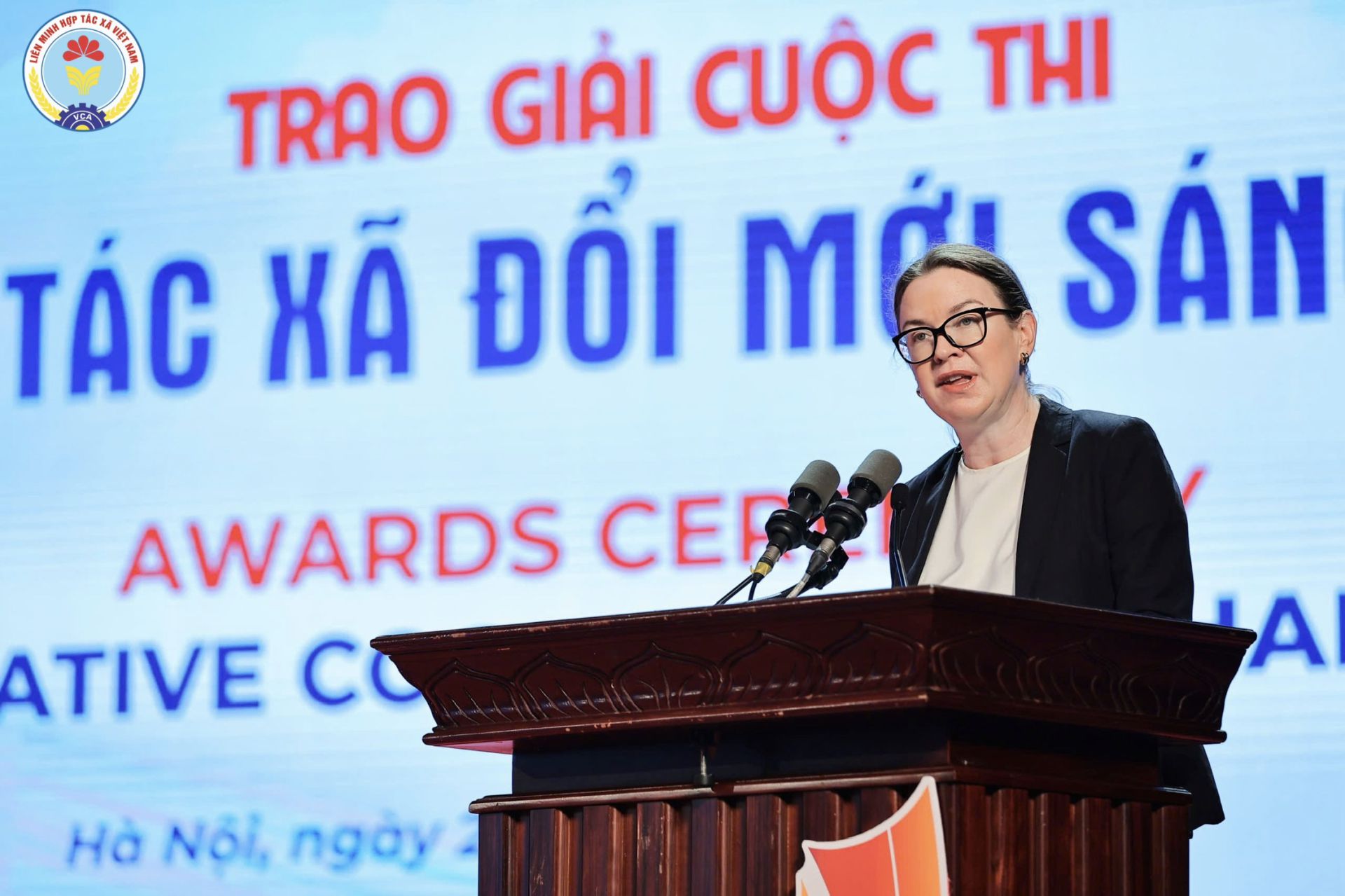 B&agrave; Deirdre N&iacute; Fhall&uacute;in -&nbsp;Đại sứ Ai-len tại Việt Nam ph&aacute;t biểu tại buổi lễ