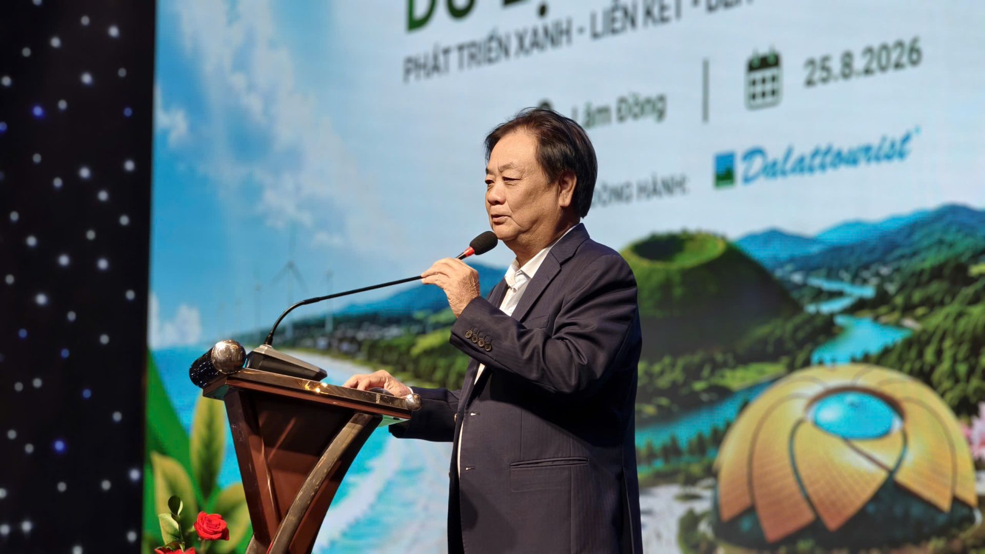 Ông Lê Minh Hoan, Nguyên Phó Chủ tịch Quốc hội, phát biểu tại Diễn đàn. Ông Lê Minh Hoan, Nguyên Phó Chủ tịch Quốc hội, phát biểu tại Diễn đàn.
