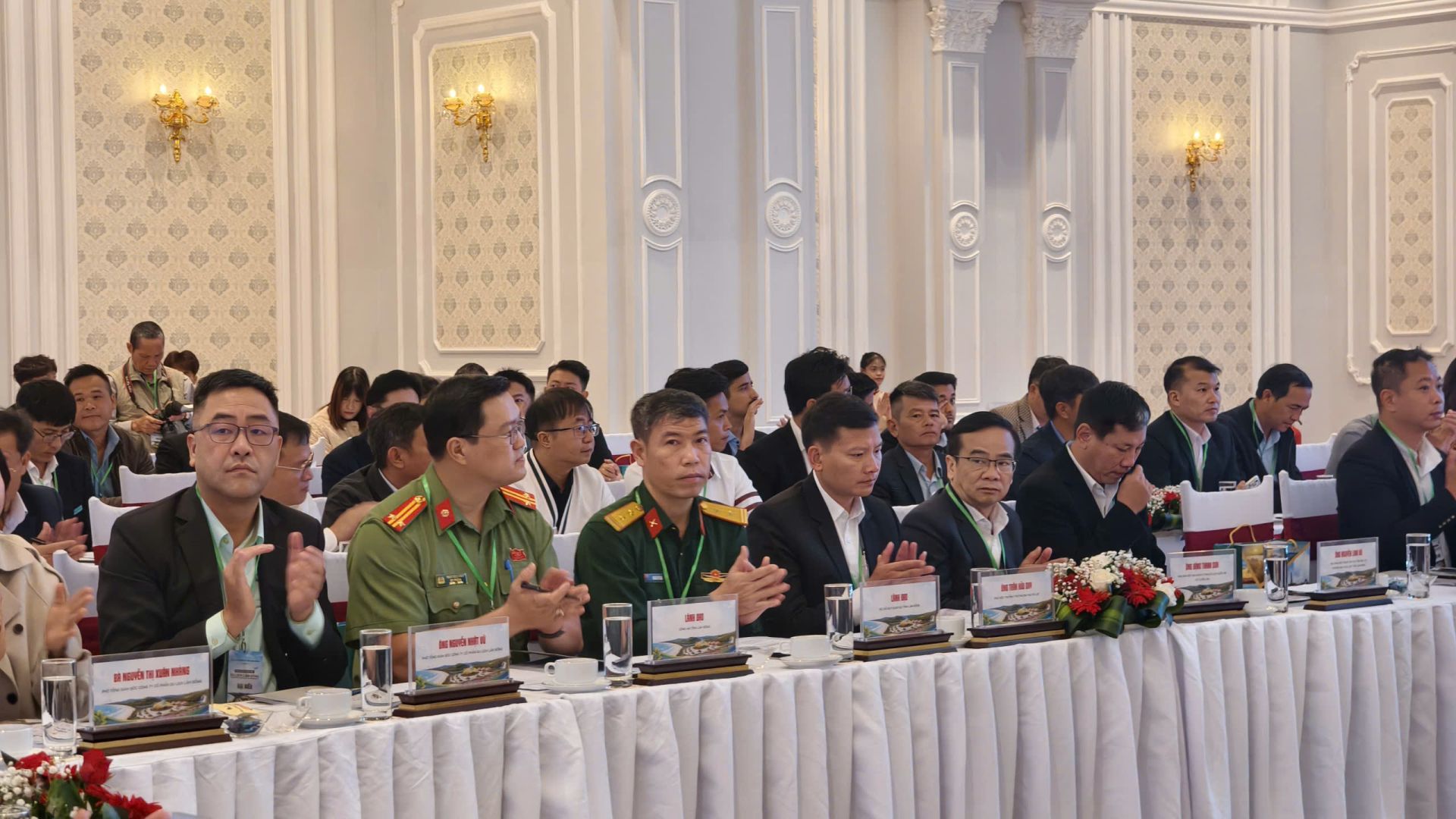 Các Đại biểu tham dự diễn đàn tham vấn. Các Đại biểu tham dự diễn đàn tham vấn.