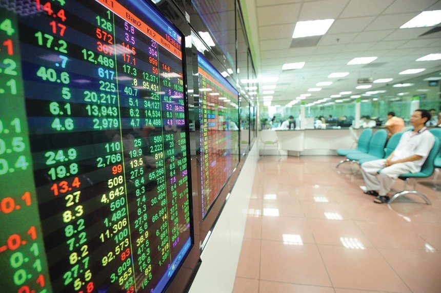 Sắc đỏ lấn &aacute;t, nhưng VN-Index vẫn c&oacute; phi&ecirc;n tăng thứ tư li&ecirc;n tiếp.