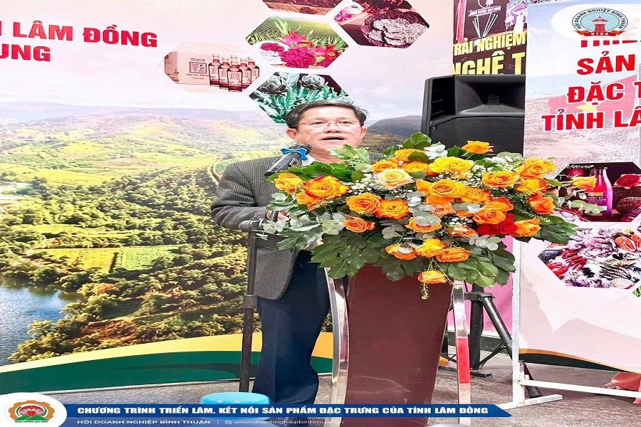 &Ocirc;ng Nguyễn Văn Kh&aacute;nh, Ph&oacute; Gi&aacute;m đốc Sở C&ocirc;ng Thương tỉnh L&acirc;m Đồng ph&aacute;t biểu tại chương tr&igrave;nh.